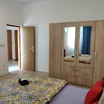 Onix Brodarica (Sibenik-Knin)