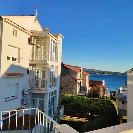 Onix * Brodarica (Sibenik-Knin)