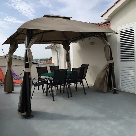 Onix Brodarica (Sibenik-Knin)