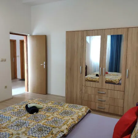 Onix Brodarica (Sibenik-Knin)