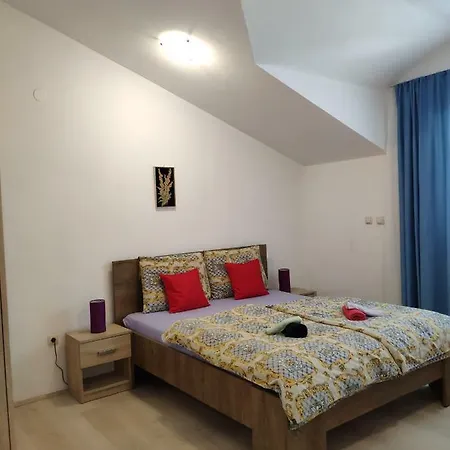 Onix * Brodarica (Sibenik-Knin)