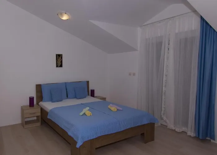 Onix Brodarica (Sibenik-Knin)