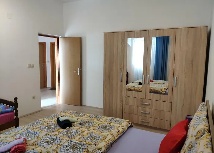 Onix Brodarica (Sibenik-Knin)